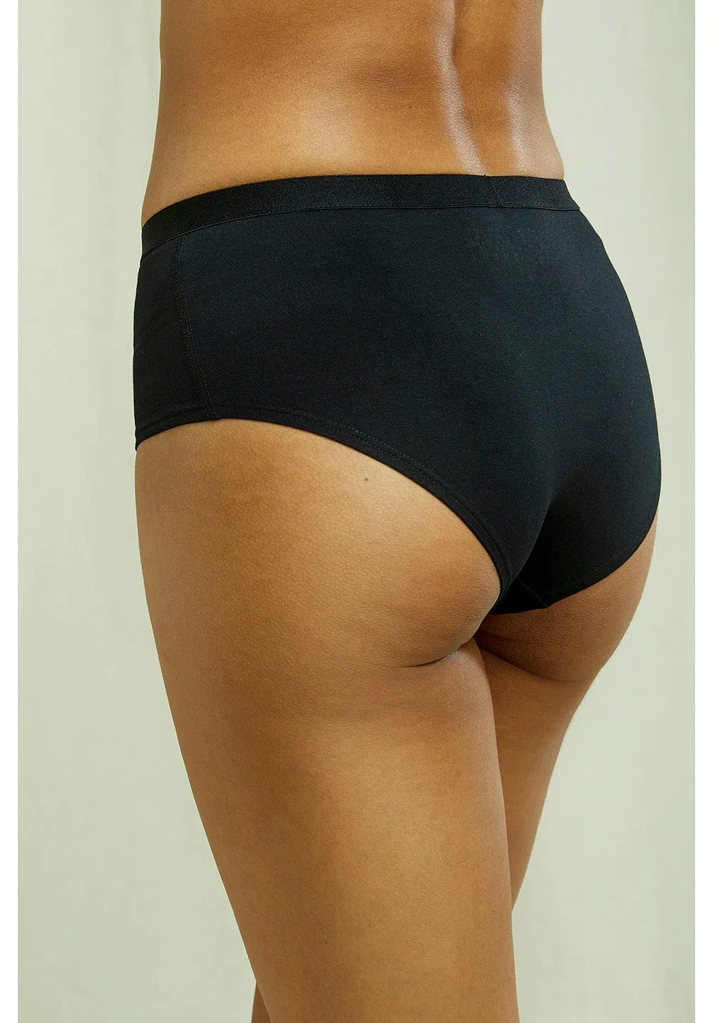 People Tree - Black Organic Boy Short -  Culotte Coton Organic - Noir